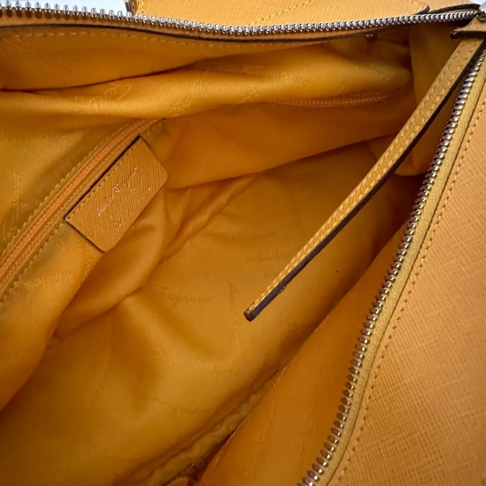 Salvatore Ferragamo summer satchel in great pre-owned condition - Picture 11 of 16